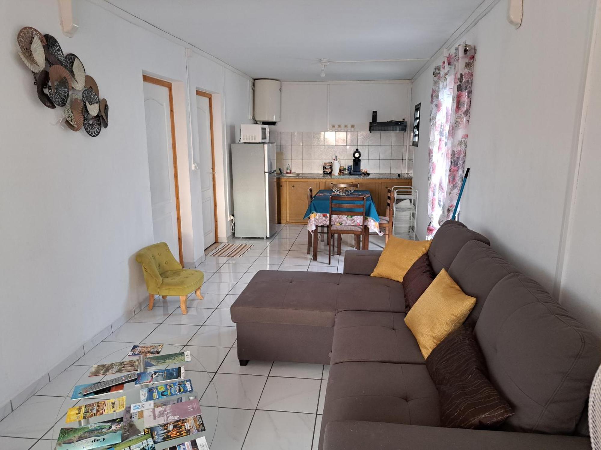 Appart A La Res Andy Accueillant 1 A 5 Pers Arrive Autonome , 2 Places De Parking Dans La Cour Devant La Maison Apartment Saint-Denis Bagian luar foto